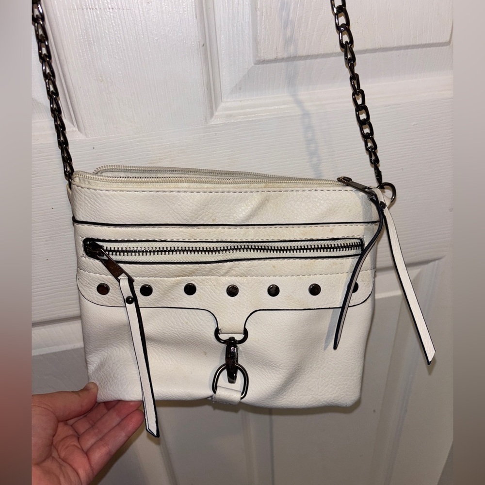 🤍 White Crossbody Crossbody Bag with Gunmetal Hardware 🤍